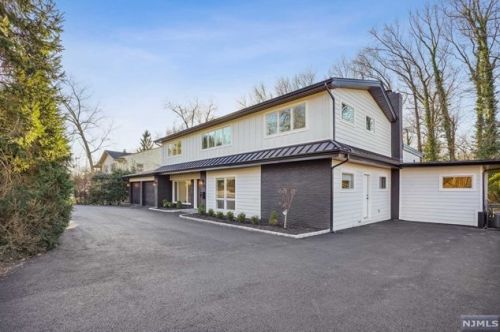 135 Knickerbocker Rd, Cresskill NJ  07626-2439 exterior