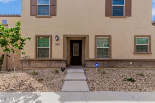 3924 79th Ln, Phoenix AZ  85043 exterior