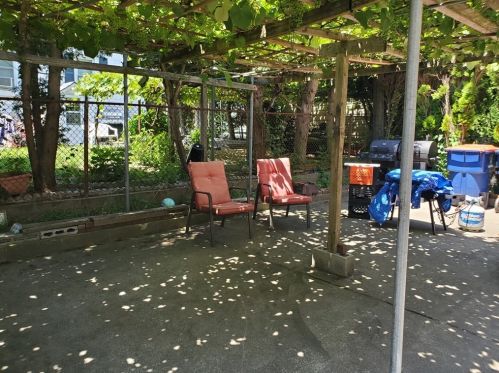 511 Front St, New Bedford MA 02744-2618 exterior