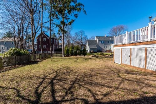 399 Mt Vernon St, Dedham MA 02026-3631 exterior