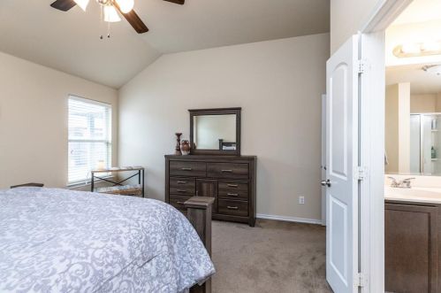 5432 Grenada Dr, Fort Worth TX 76119-8502 exterior