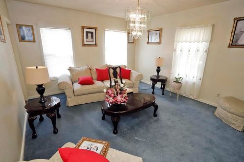 10 Viall St, New Bedford MA 02744-2505 exterior