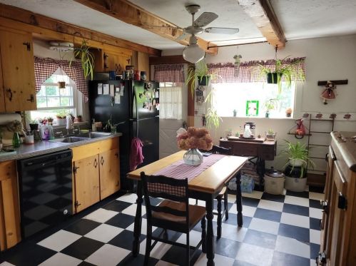 42 Washington St, East Bridgewater MA  02333-1219 exterior