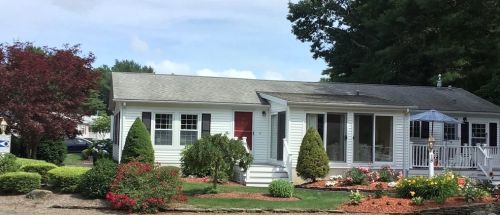 18 Briarwood Cir, East Bridgewater, MA 02324-4001