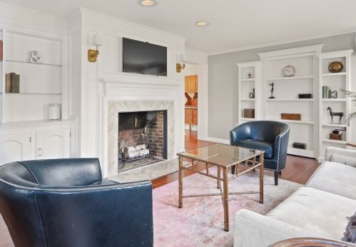 64 Fair Oaks Park, Needham MA 02492-3104 exterior