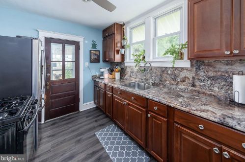 122 Sta Dr, West Deptford NJ 08096-3543 exterior