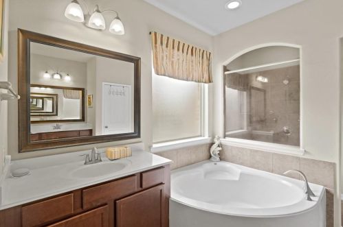 9534 Bonbrook Bnd Ln, Richmond TX 77469-4730 exterior