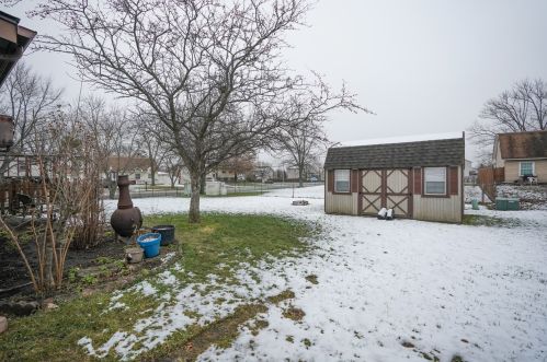 807 Beech Dr, Lemont IL 60440-1601 exterior