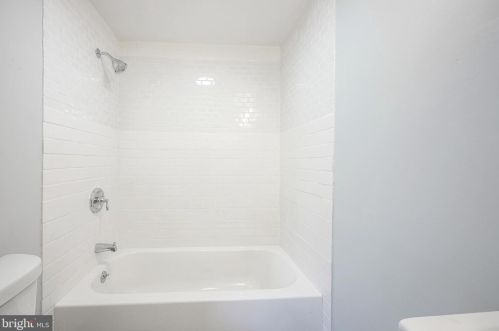 1815 20 St, Philadelphia PA 19145-2048 exterior