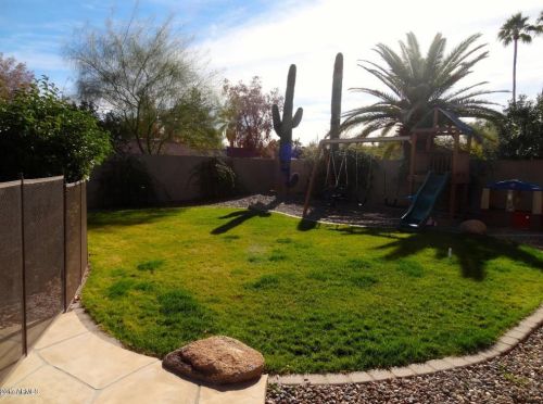 10627 44th Ct, Phoenix AZ  85028-3001 exterior