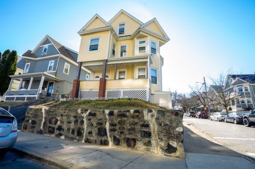 378 Ferry St, Everett, MA 02149-5621