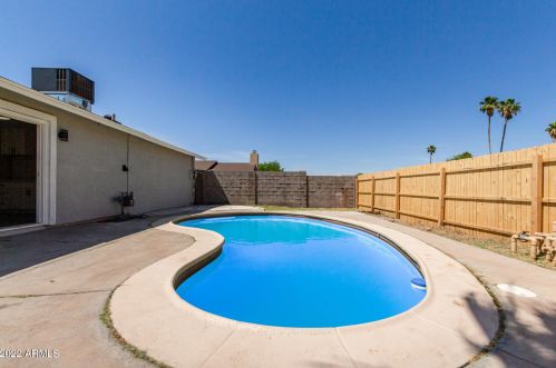 5227 47 St, Phoenix AZ 85040-4159 exterior