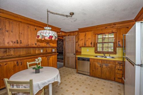 234 Granville Rd, Montgomery, MA 01085-4058