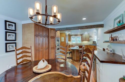 4815 Dunwoody Sta Dr, Atlanta GA 30338-4705 exterior