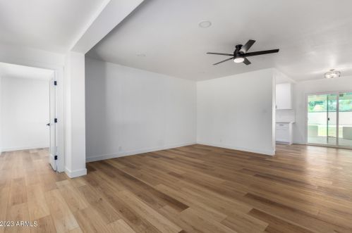 2544 Clarendon Ave, Phoenix AZ 85033-4124 exterior