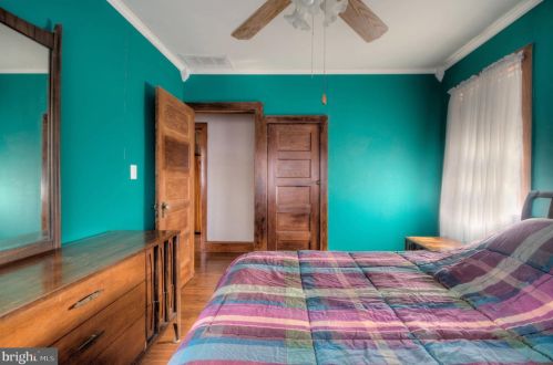 209 Delsea Dr, West Deptford NJ 08093-1222 exterior