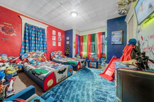 380 Front St, New Bedford MA 02744-2626 exterior