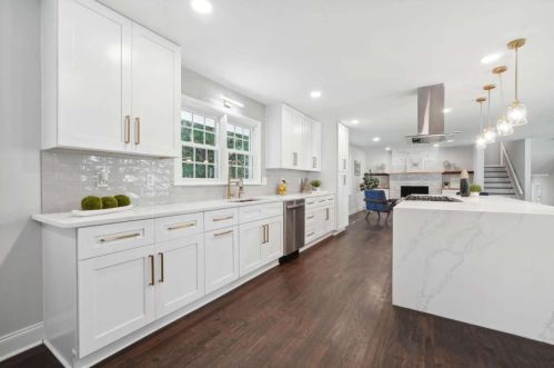 2022 Deren Way, Atlanta GA  30345-3710 exterior