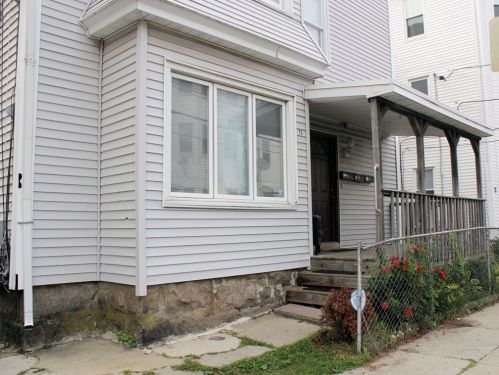 75 Flint St, Fall River MA 02723-2121 exterior