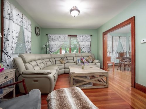 1174 Mammoth Rd, Dracut MA  01826-3147 exterior