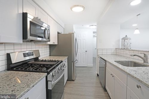 2 Kenwood Dr, Erial NJ 08081-4217 exterior