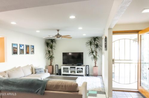 10832 38th St, Phoenix AZ  85028-3415 exterior