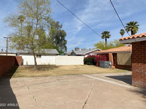 1631 Catalina Dr, Phoenix AZ 85018-7212 exterior