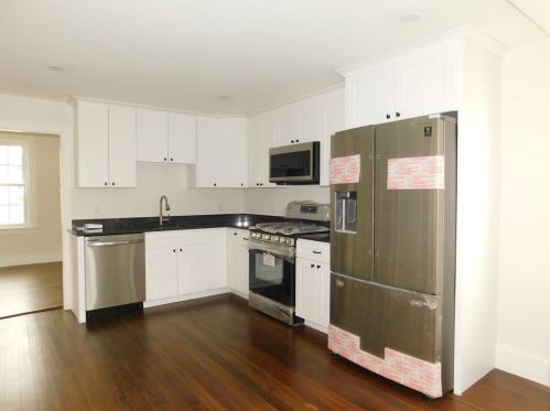 327 Quincy St, Fall River MA  02720-4421 exterior