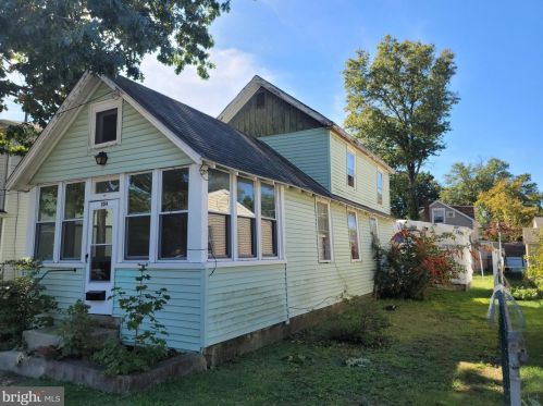 304 Pennsylvania Ave, West Deptford NJ 08063-1038 exterior