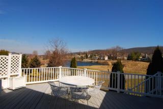 2 Little Tarn Ct, Hardyston, NJ 07419-1262
