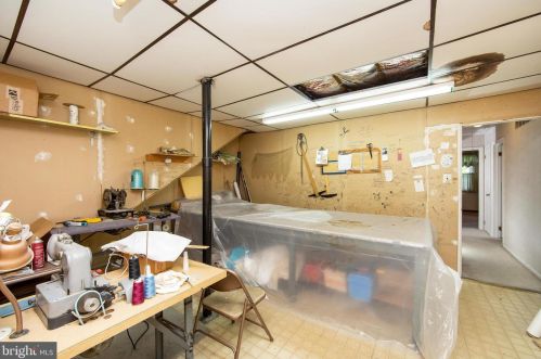 27 Rygate Ave, West Deptford NJ 08096-4218 exterior