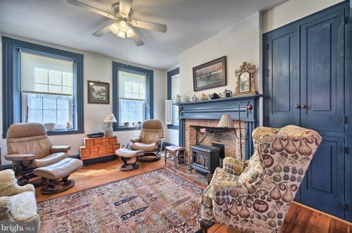 385 Springview Rd, Carlisle PA 17015-7411 exterior