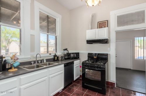 819 3rd Ave, Phoenix AZ 85023-6204 exterior