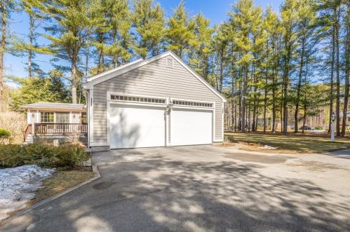 30 Surrey Ln, Topsfield MA 01983-1318 exterior