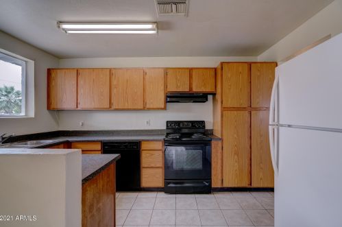 3002 54th Ave, Phoenix, AZ 85031-3924