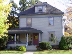 56 Hartford St, Newton, MA 02461-1517