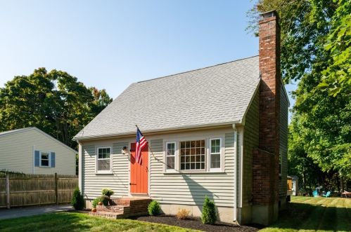 61 Kendrick St, Whitman, MA 02382-2541