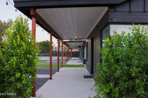 2635 Clarendon Ave, Phoenix AZ 85018-5958 exterior