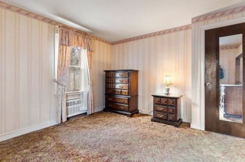 37 Spruce St, Milton MA 02186-4633 exterior