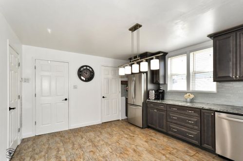 1319 Home Ave, Forest View IL 60402-1239 exterior