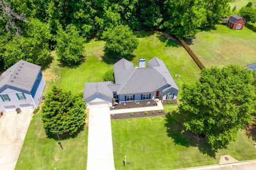 113 Windsor Cir, Stockbridge GA 30281-1864 exterior