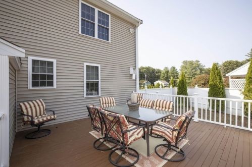 71 Paul Revere Ter, Taunton MA  02780-3813 exterior