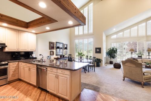 2457 Fairway Vlg Dr, Park City UT 84060-7023 exterior