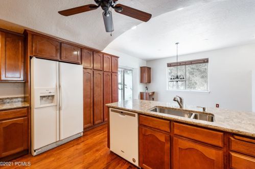 340 Aspen Dr, Park City UT 84098-5131 exterior