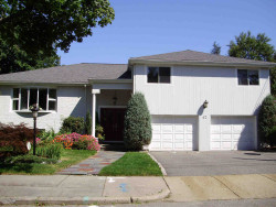 42 Donna Rd, Newton, MA 02459-2805