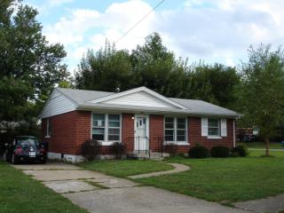 4404 Champions Trace Ln, Louisville KY  40218-3084 exterior