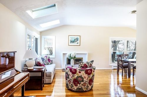 14 Selwyn Rd, Newton, MA 02461-2124