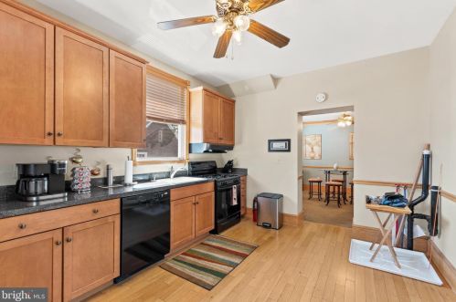 48 Newton Ave, West Deptford NJ 08096-4610 exterior