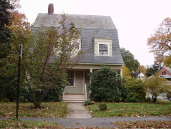 25 Hyde St, Newton, MA 02461-1203