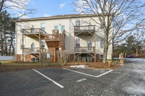 665 Pleasant St, Weymouth MA 02189-3210 exterior